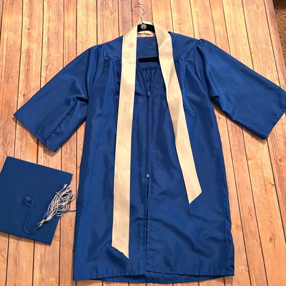 Royal Blue Graduation Gown with Ivory Stole